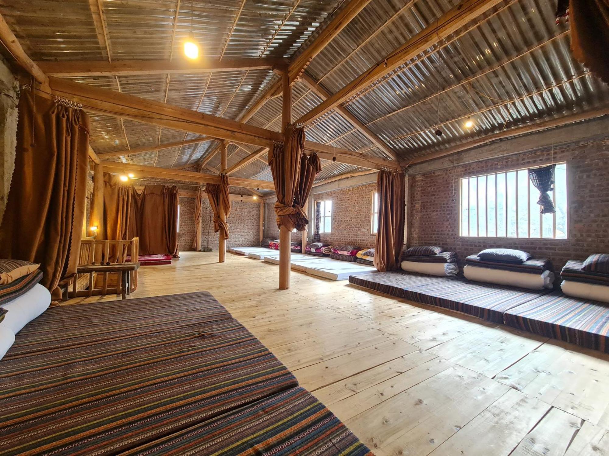 Nha Co Lao Xa Homestay Hmong & Bungalow Air Conditioner Dong Van  Luaran gambar