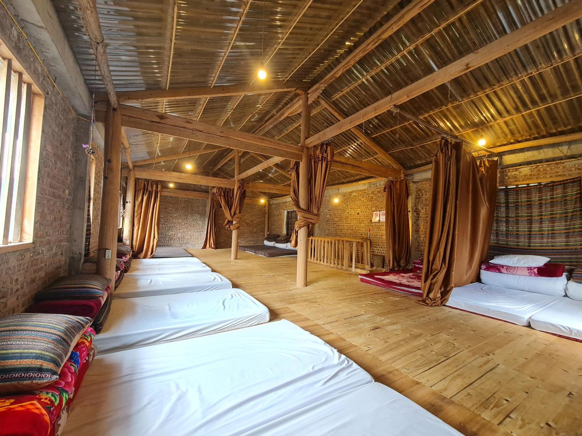 Nha Co Lao Xa Homestay Hmong & Bungalow Air Conditioner Dong Van  Luaran gambar