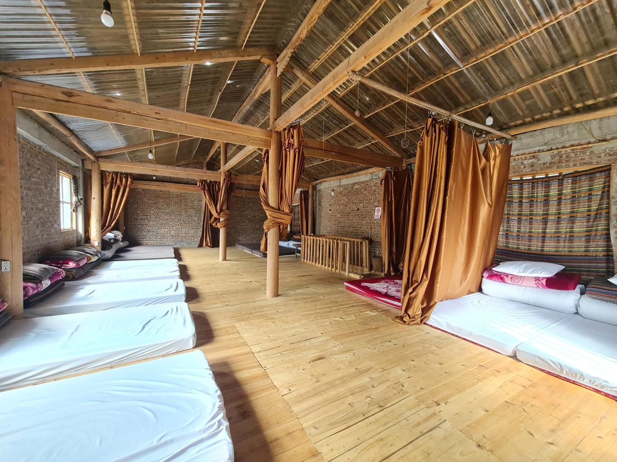 Nha Co Lao Xa Homestay Hmong & Bungalow Air Conditioner Dong Van  Luaran gambar