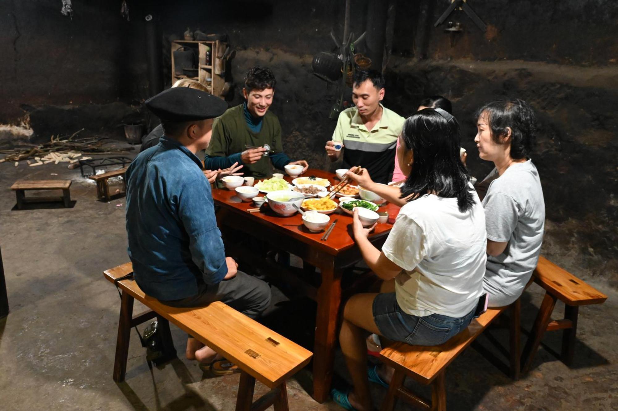 Nha Co Lao Xa Homestay Hmong & Bungalow Air Conditioner Dong Van  Luaran gambar