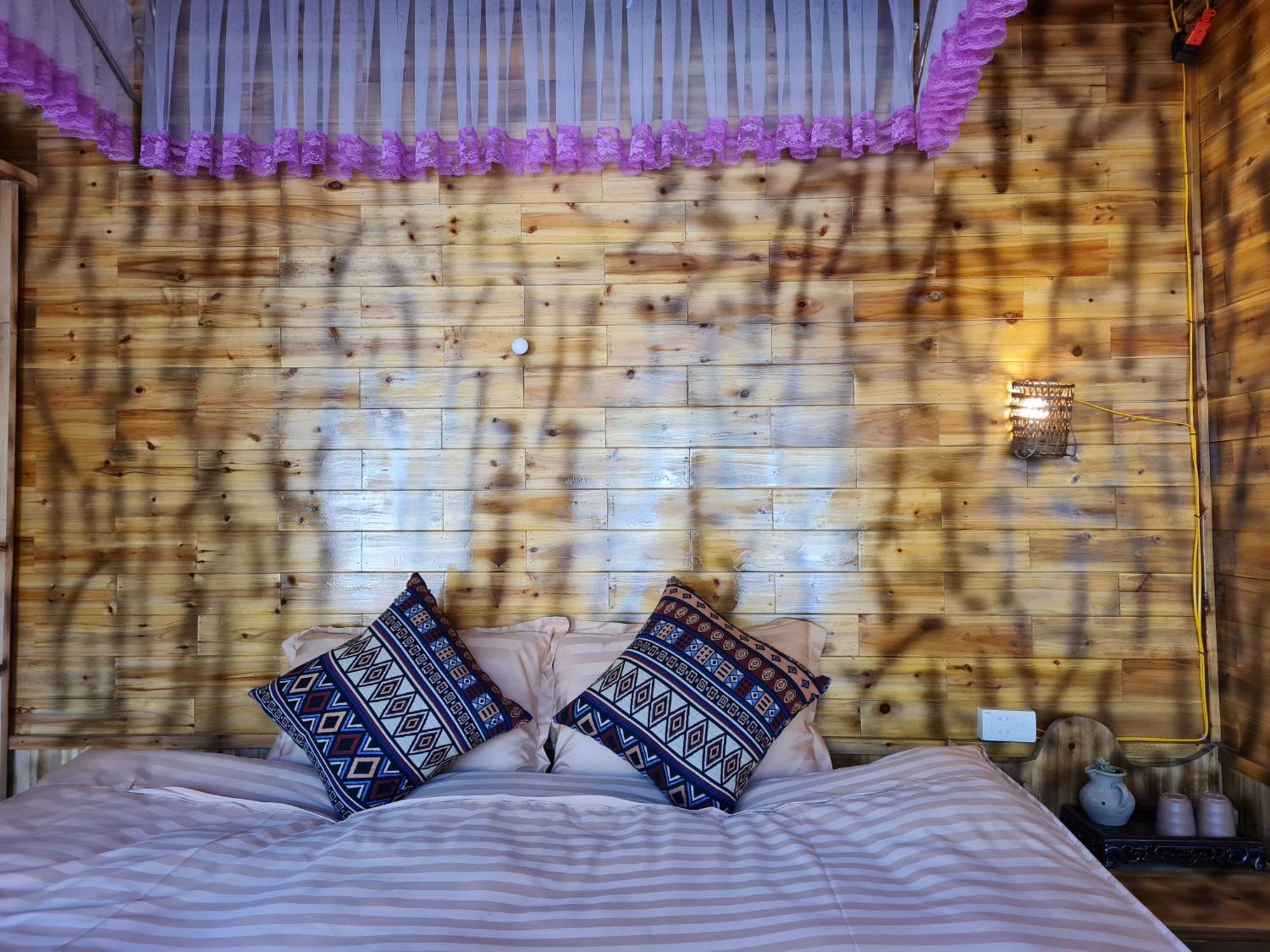 Nha Co Lao Xa Homestay Hmong & Bungalow Air Conditioner Dong Van  Luaran gambar